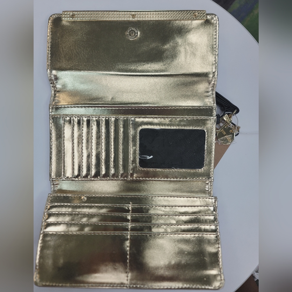 BRAND NEW Steve Madden Black and Gold Trifold Wallet - Picture 2 of 5
